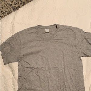 Classic v-neck t-shirt